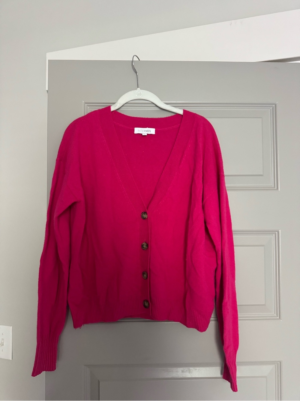 Intermix 100% Cashmere Pink Button-Front V-Neck Cardigan Sweater